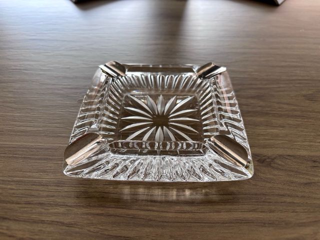 Cenicero de cristal cuadrado
