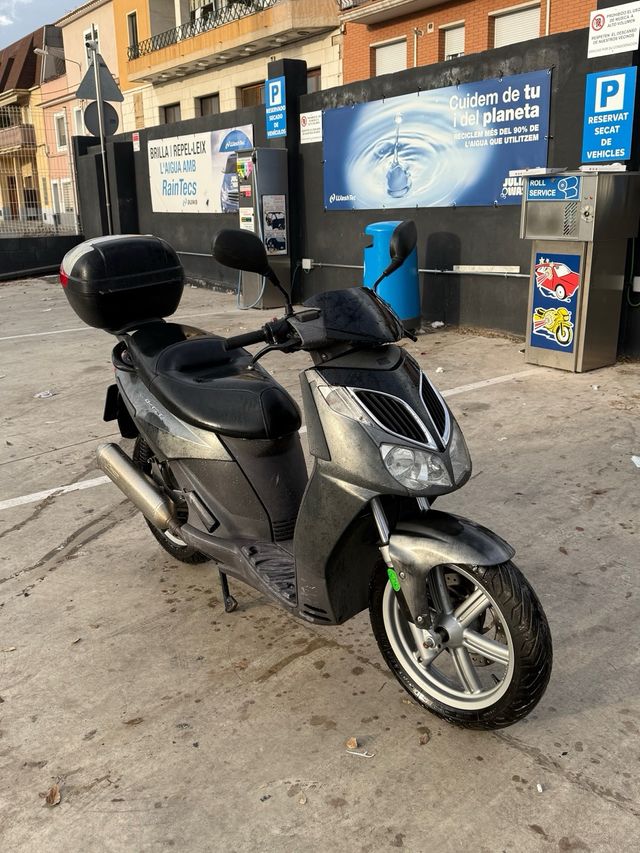 Aprilia Sportcity 200
