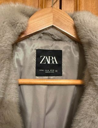 Casaco pelo sintético comprido Zara cinza