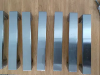 14 Tiradores para muebles de cocina metálicos