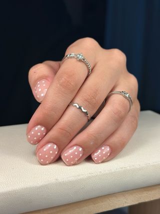 servicios de manicura y pedicura