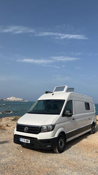 Alquiler furgoneta camper Volkswagen Crafter