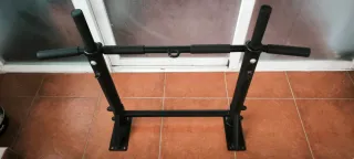 Barra de dominadas negra