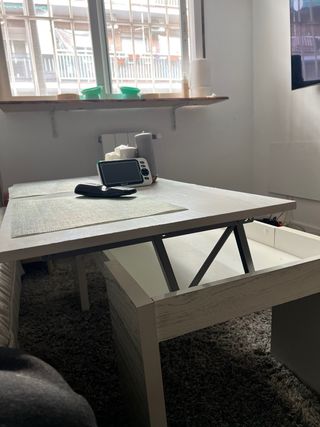 Mesa de centro elevable de madera