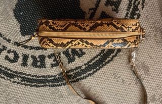 Bolso estampado piel de serpiente