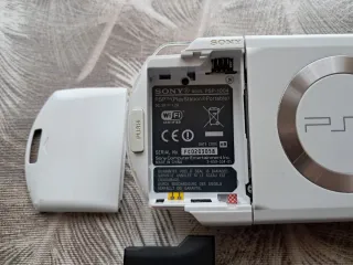 Console Sony PlayStation PSP Modello 1004 Bianca W
