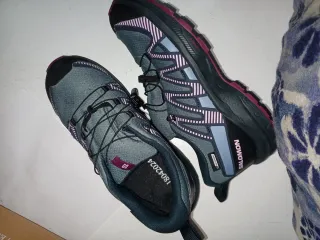Zapatillas Salomon Gris y Rosa