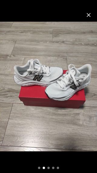 New Balance Blancas/Gris Talla [Talla]