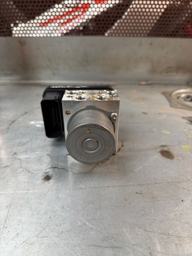 Módulo ABS ADVICS T-Max 560 2023