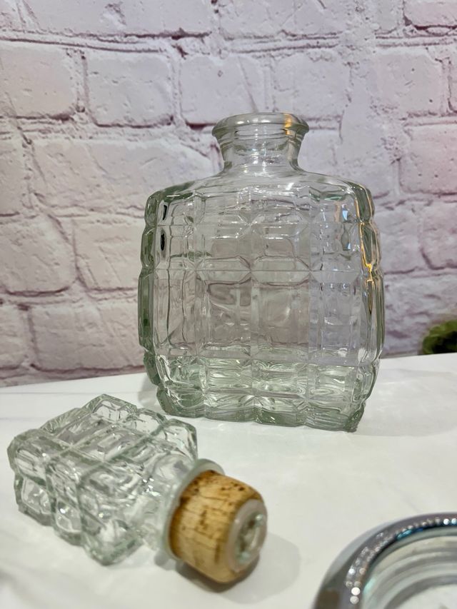 Licorera di vetro con 4 sottobicchieri