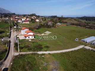 Terreno en venta en Celorio-Poó-Parres en Llanes
