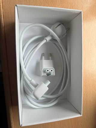 Cargador Apple 45W MagSafe 2 sin estrenar