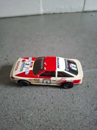 2 Coches Scalextric Clásicos Toyota y  Ferrari