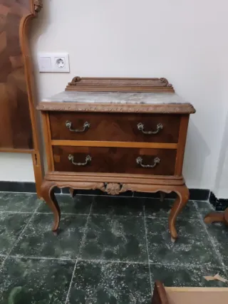 Comodino antico in legno e marmo