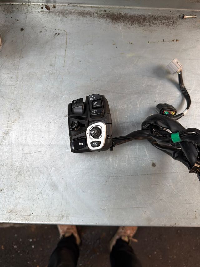 Piña Luces Yamaha T-Max 560 2023