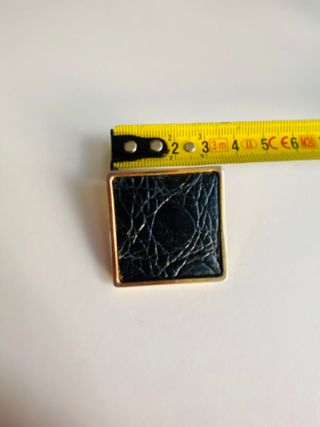 Pendientes Loewe 1980s Cuadrados Dorado y Piel Cro