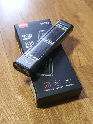 Linterna Solar 900 Lúmenes emergencia