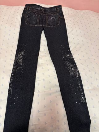 Mallas negras con pedrería plateada