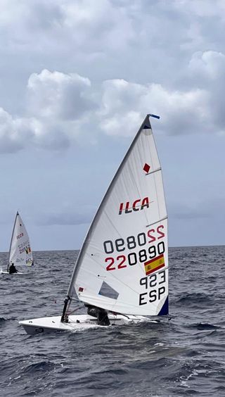 Barco ILCA 6 ELEMENT 6 versión Carbono