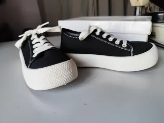 Deportivas negras plataforma talla 35