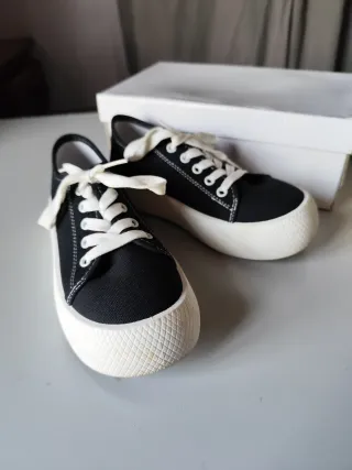 Deportivas negras plataforma talla 35