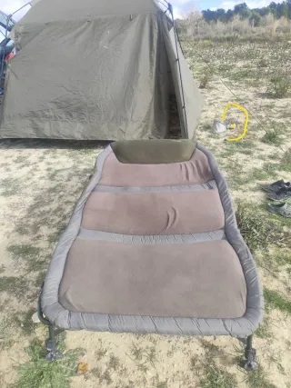 Cama de carpfishing plegable