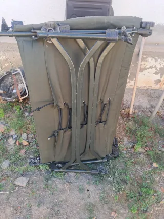 Cama de carpfishing plegable