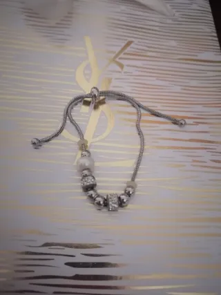 Pulsera ajustable con abalorios