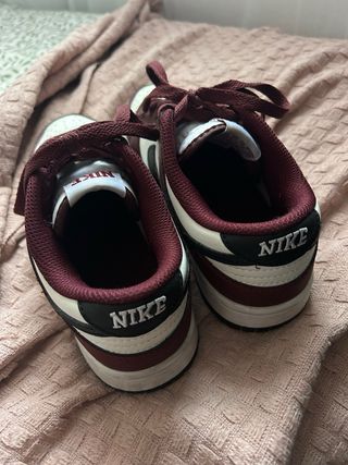 Zapatillas Nike Dunk Low Rojo y Blanco