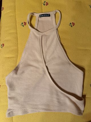 Top beige texturizado sin ningún uso.