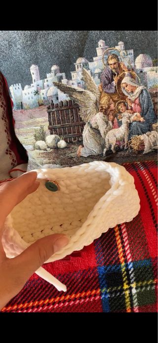 Pochette bianca con lacci rossi