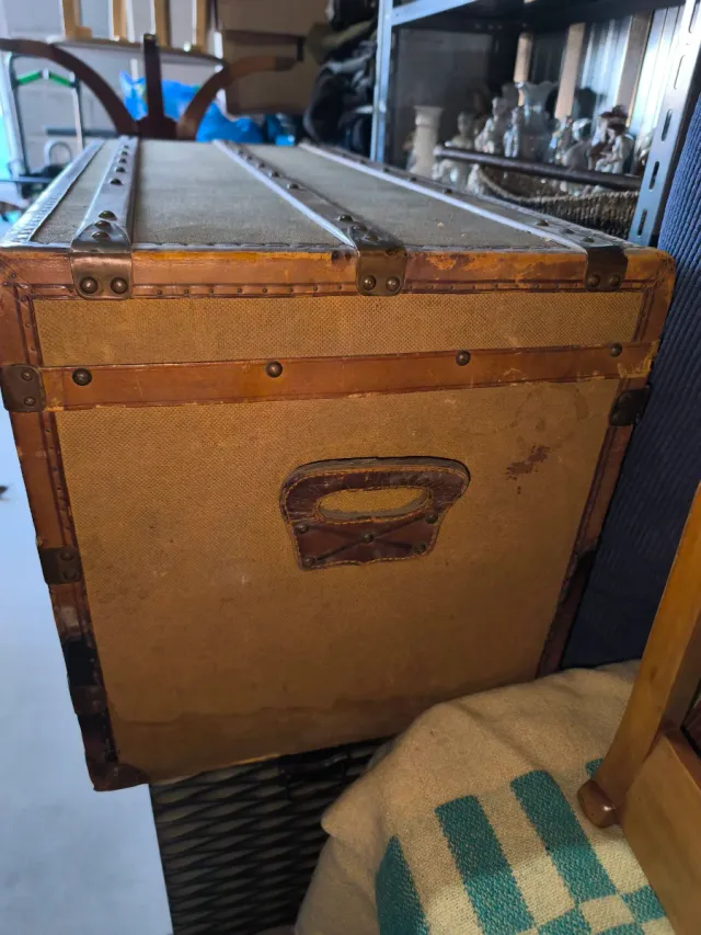 Baúl de viaje finales s. XIX buen estado