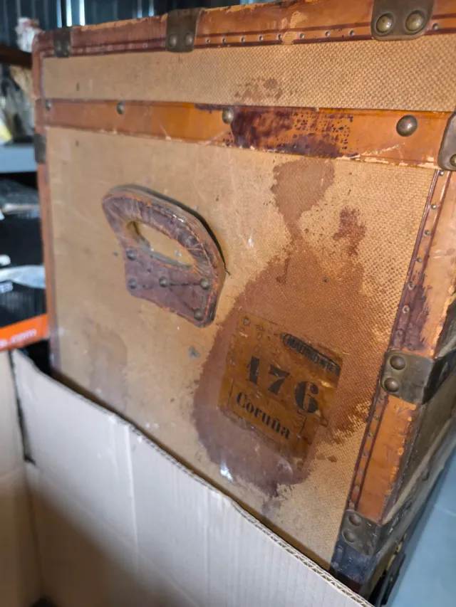 Baúl de viaje finales s. XIX buen estado