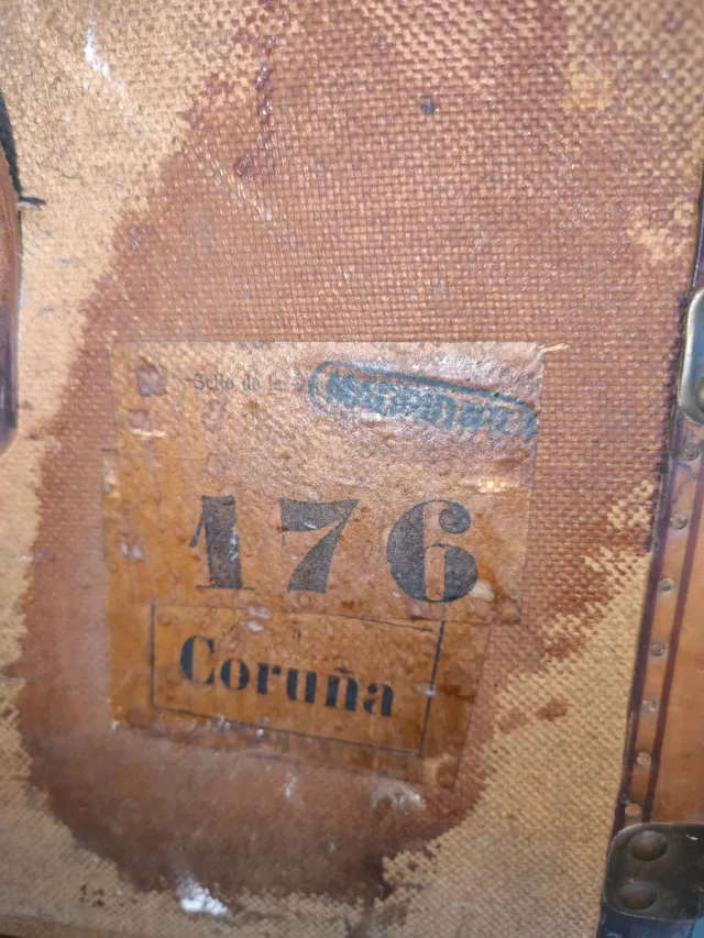 Baúl de viaje finales s. XIX buen estado