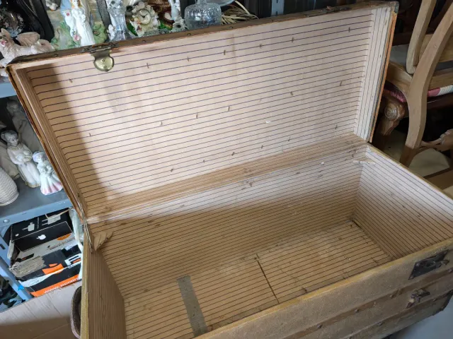 Baúl de viaje finales s. XIX buen estado