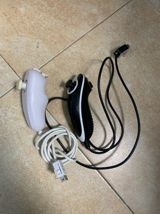 Nunchuks Wii Nintendo Negro y Blanco