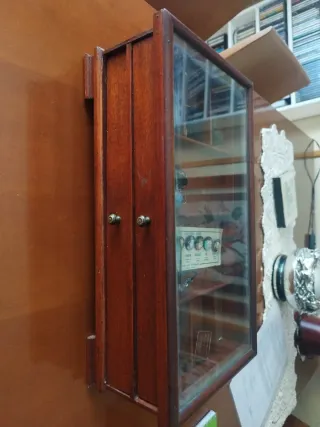 Caja artesanal, para joyas o documentos