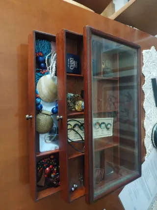 Caja artesanal, para joyas o documentos