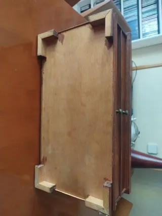 Caja artesanal, para joyas o documentos