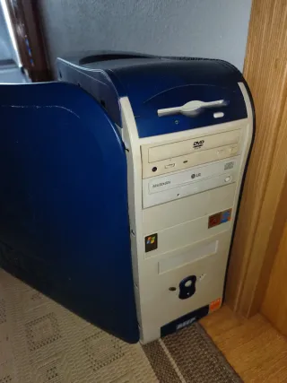 Ordenador Pentium 4 Azul/Gris