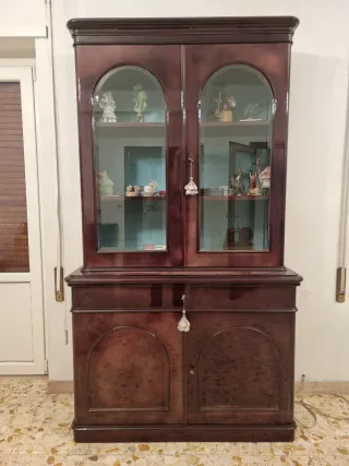 Regalo credenza con vetrina in legno e vetro