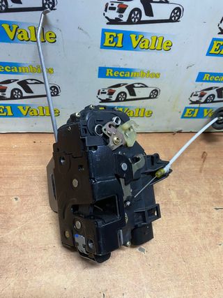 CERRADURA PUERTA DELANTERA  IZQUIERDA AUDI A4