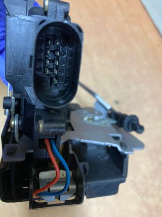 CERRADURA PUERTA DELANTERA  IZQUIERDA AUDI A4