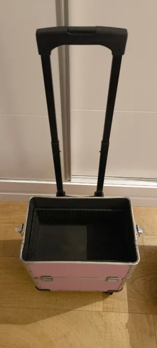 Maletín de manicurista rosa