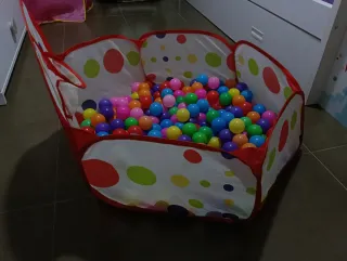 Piscina de Bolas Infantil con Canasta