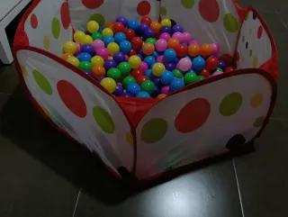 Piscina de Bolas Infantil con Canasta