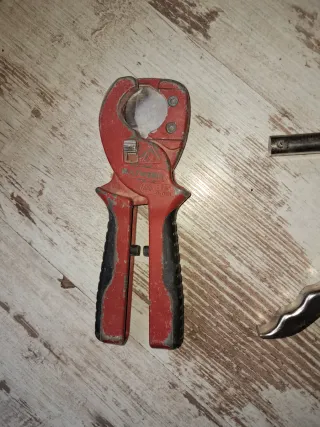 Herramientas fontanería Saper maquina de casquillo