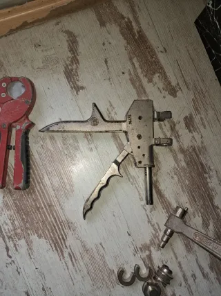 Herramientas fontanería Saper maquina de casquillo