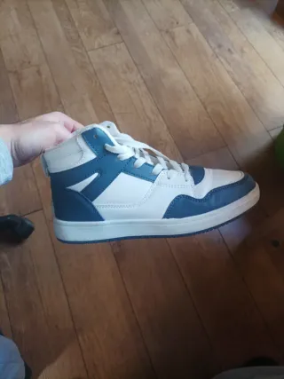 Zapatillas deportivas altas azul y blanco