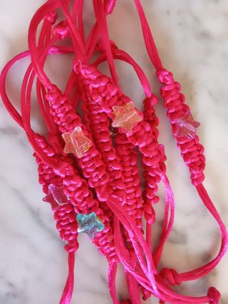 PULSERAS ARTESANALES MACRAMÉ